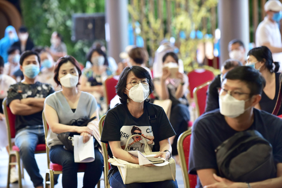 Foreigners in Ho Chi Minh City happy to get vaccinated